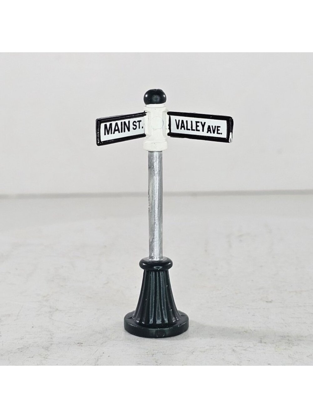 Department 56 Metal Street Sign Main St Valley Ave Miniature Display Accessory